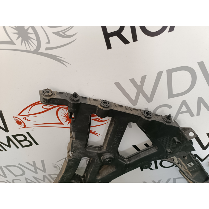 HK83-17B930-AE STAFFA SUPPORTO PARAURTI POSTERIORE DESTRO JAGUAR F-PACE 2016\2020