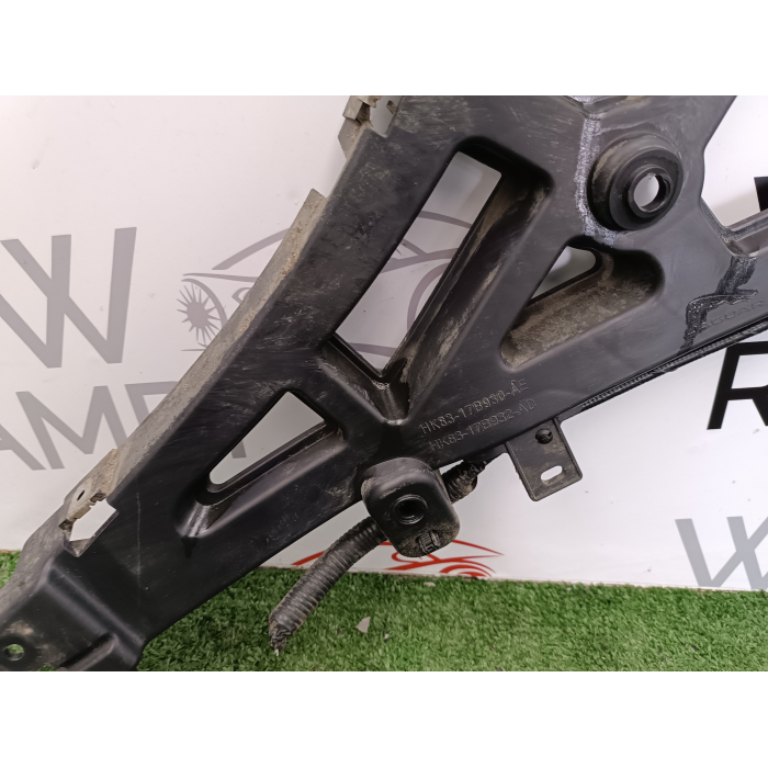 HK83-17B930-AE STAFFA SUPPORTO PARAURTI POSTERIORE DESTRO JAGUAR F-PACE 2016\2020