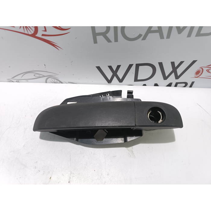 MANIGLIA ESTERNA APRI PORTA ANTERIORE SINISTRO FIAT PANDA (312\319) DAL 2012 IN POI 