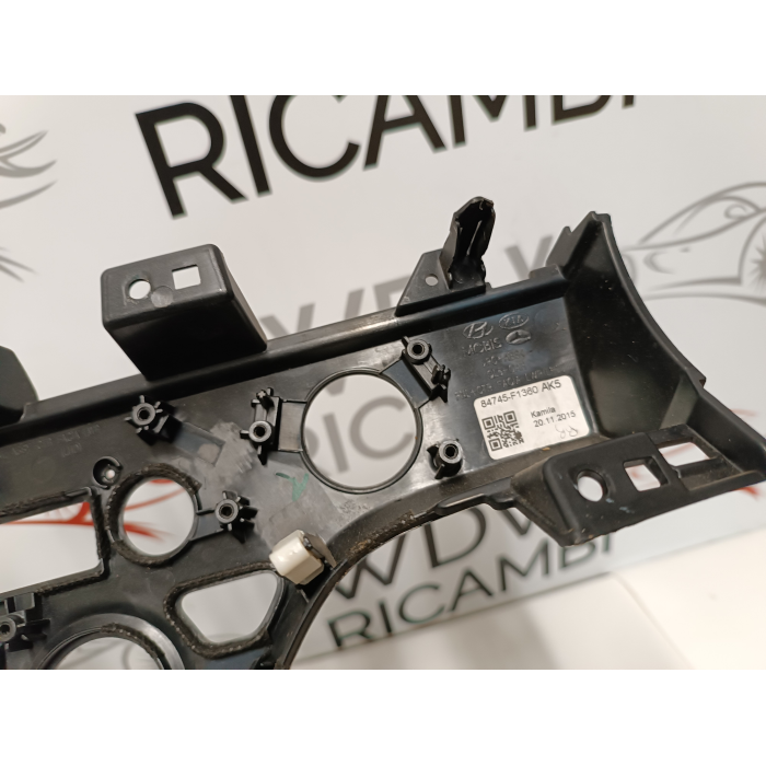 84745-F1360 RIVESTIMENTO GRUPPO COMANDI CENTRALE CRUSCOTTO KIA SPORTAGE QL 2016-2021 