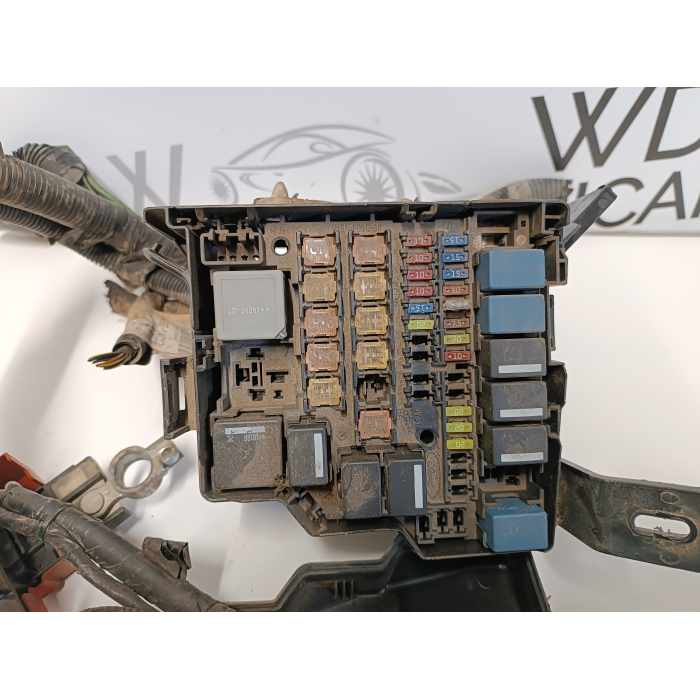 8V5114B144BA CENTRALINA SCATOLA PORTA FUSIBILI FORD FIESTA 1.4 / 1.6 TDCI (2008\2017) 