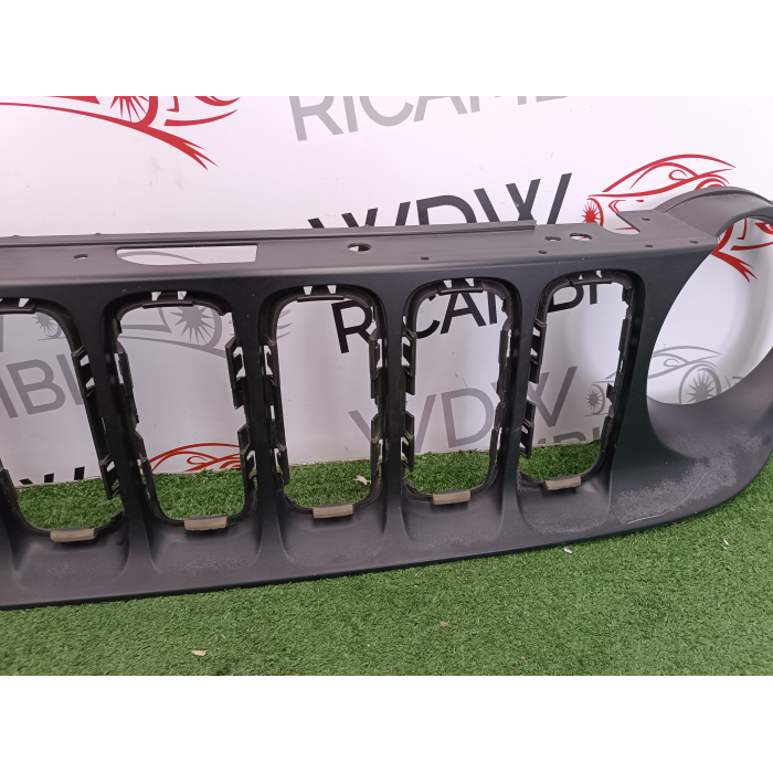 735587825 MASCHERINA GRIGLIA PARAURTI ANTERIORE JEEP RENEGADE (BU) (2014\2018) 