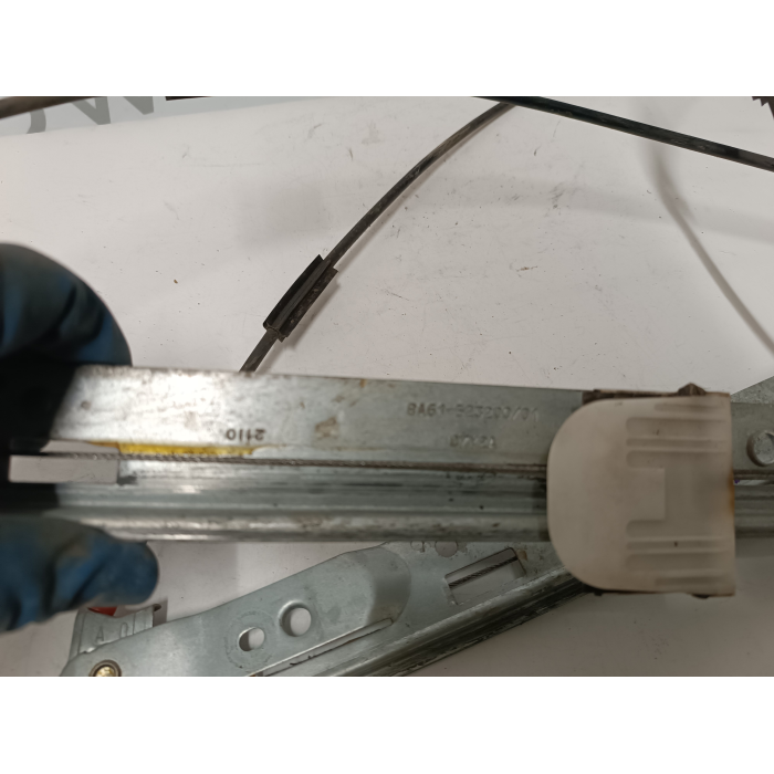 8A61-B23201 MECCANISMO ALZAVETRO ANTERIORE SINISTRO FORD FIESTA 6° 3 PORTE (2008\2013) 