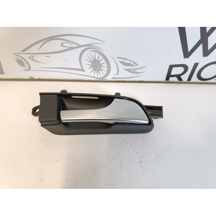 8P3867020B MANIGLIA INTERNA CROMATA PORTA ANTERIORE DESTRA AUDI A3 8P 2003\2007