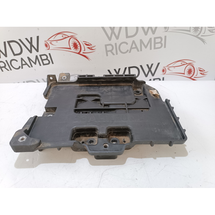 37150-1W500 BASE SUPPORTO BATTERIA KIA RIO (UB) 1.1 CRDI (2011\2017)