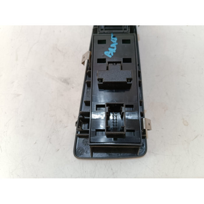 735434462 PULSANTIERA ALZACRISTALLI ANTERIORE SINISTRO FIAT BRAVO 1.4 (2007\2014)