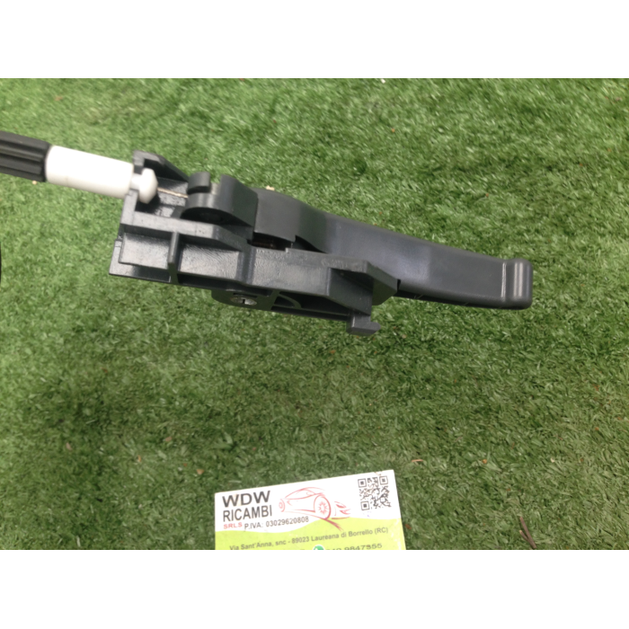 MANIGLIA PULSANTE APRI TAPPO CARBURANTE MITSUBISHI COLT CABROLET CZC 1.5 16V   