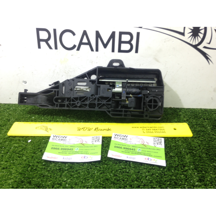 MANIGLIA ESTERNA PORTIERA POSTERIORE POST SINISTRA SX RENAULT CAPTUR 2013>