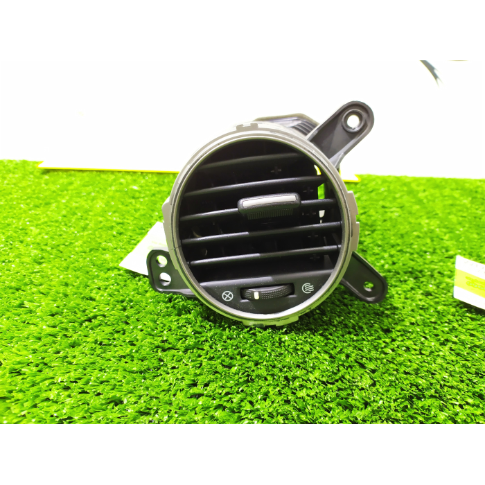 97430-1D000 BOCHETTA AREAZIONE LATERALE SINISTRO SX CRUSCOTTO KIA CARENS 2 II SERIE