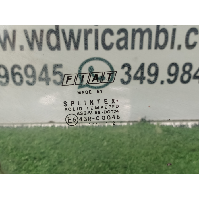 VETRO CRISTALLO PORTA POSTERIORE POST LATO DESTRO DX FIAT PUNTO 188