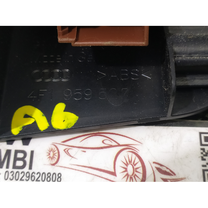 PULSANTE INTERRUTTORE PORTELLONE COFANO POSTERIORE POST AUDI A6 (C6)