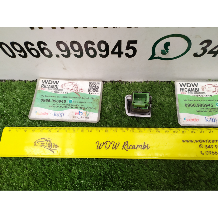 96750883Z0 PULSANTE INTERRUTTORE CHIUSURA PORTA PORTIERE PEUGEOT 208 1.4 (2012\2019) 2014
