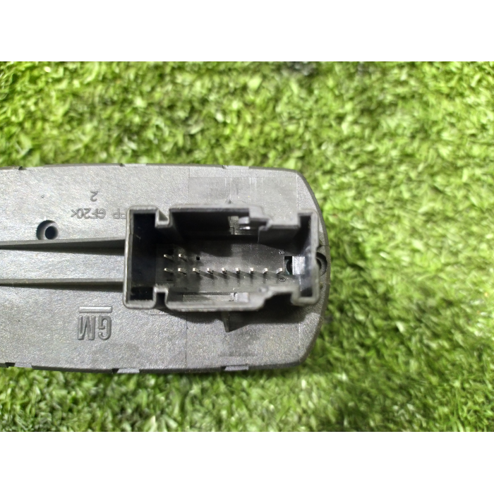 PULSANTE INTERRUTTORE ALZAVETRO ANTERIORE ANT SINISTRO SX 3P OPEL CORSA D 