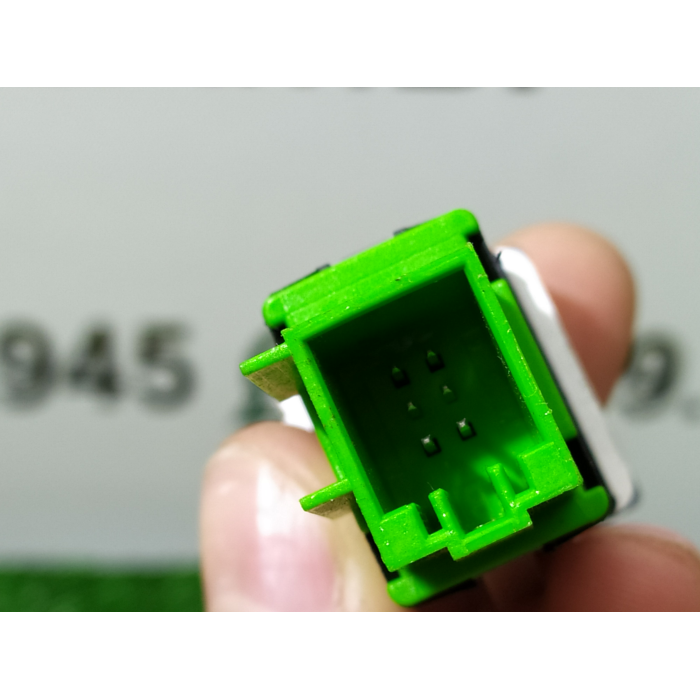 PULSANTE INTERRUTTORE COMANDO CONTROLLO TRAZIONE ROOMSTER SKODA FABIA 5J