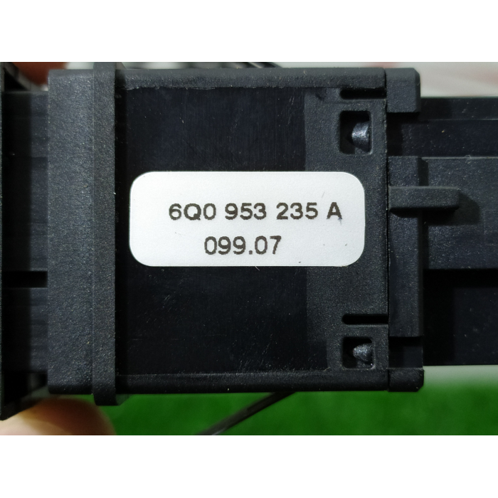 PULSANTE INTERRUTTORE QUATTRO FRECCE LUCE EMERGENZA VW POLO (9N) 1.4 TDI
