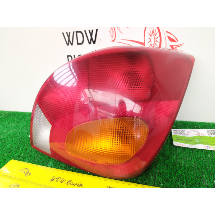 96FG13N004AB FANALE FANALINO POSTERIORE DESTRO DX FORD FIESTA 1.2 (1995\2002) 2000