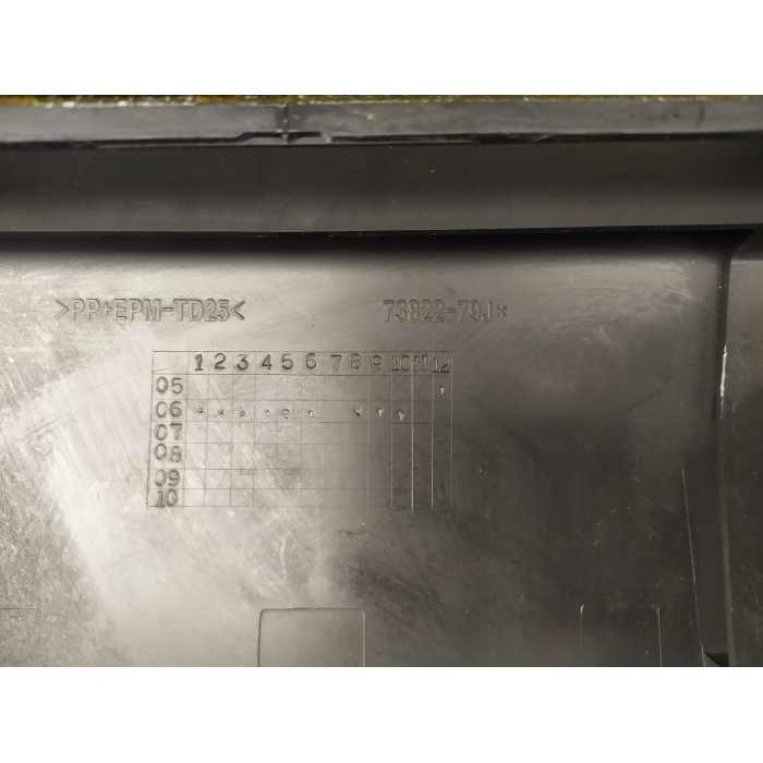 73822-79J MASCHERINA RIVESTIMENTO CRUSCOTTO CENTRALE FIAT SEDICI 16 4X4 1.9 (2005\2014) 2007