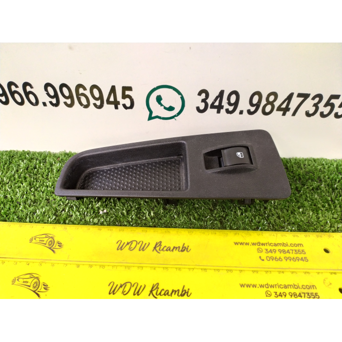 PULSANTE PULSANTIERA ALZAVETRO ANTERIORE DESTRO DX FIAT BRAVO 1.6 (2007\2014) 2008