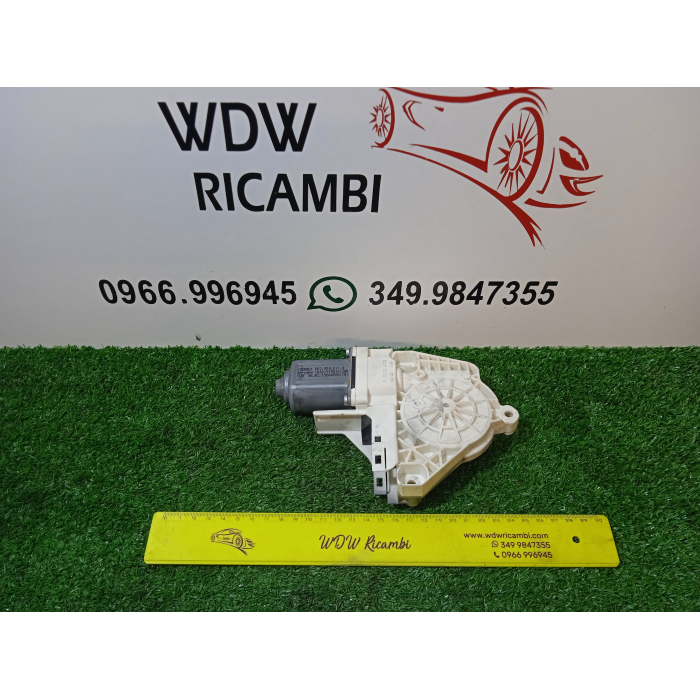 8K0959811A MOTORINO ALZAVETRO PORTA POSTERIORE SINISTRO SX AUDI A4 (B8) 2.0 TDI (2007\2015)