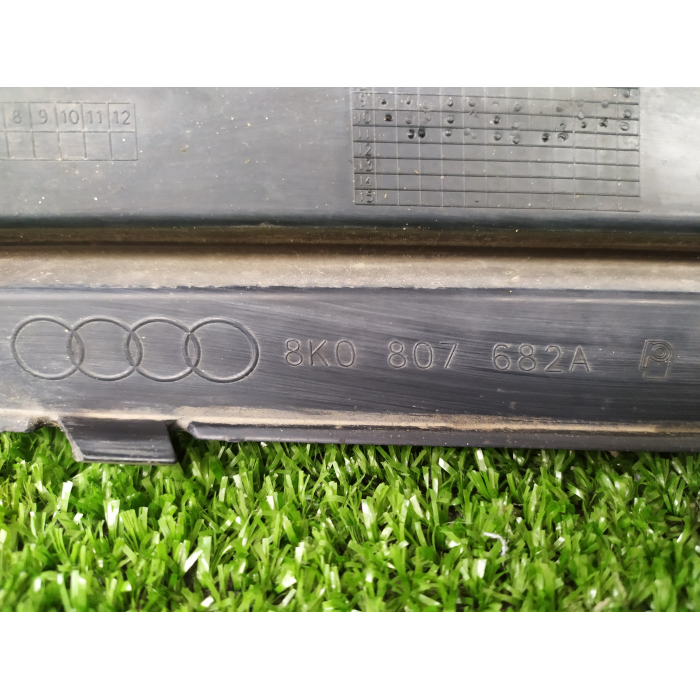 MASCHERINA FENDINEBBIA PARAURTI ANTERIORE DESTRO DX AUDI A4 AVANT (B8) 2.0 TDI (2007\2015) 2010