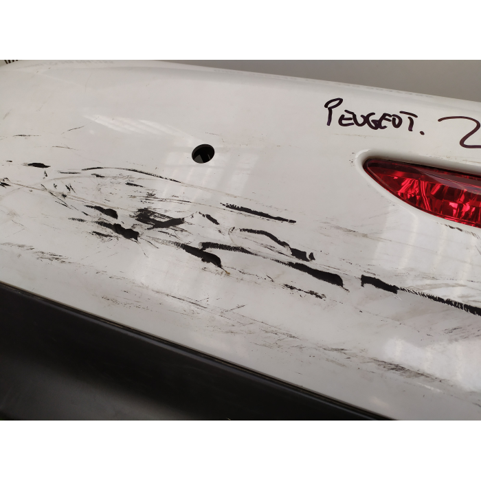 PARAURTI POSTERIORE POST BIANCO CON SENSORI PARCHEGGIO PEUGEOT 208 (2012\2019) 