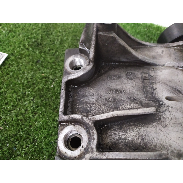 55197248 SUPPORTO TENDICINGHIA COMPRESSORE POMPA IDROGUIDA ALFA ROMEO 159 1.9 JTDM (2005\2011) 2006
