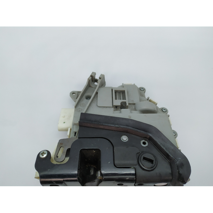 8K0839016H SERRATURA CHIUSURA PORTA POSTERIORE DESTRO DX USATO AUDI A3 8V (2012\2019) 2016