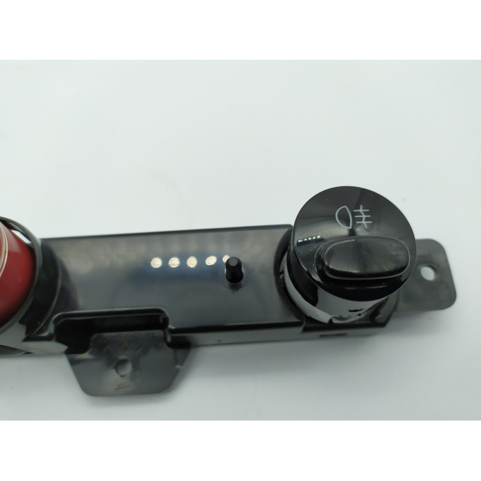 735527545 PULSANTE PULSANTIERA CENTRALE LUCE DI EMERGENZA USATO FIAT 500 1.3 (DAL 2007 IN POI >) 2009