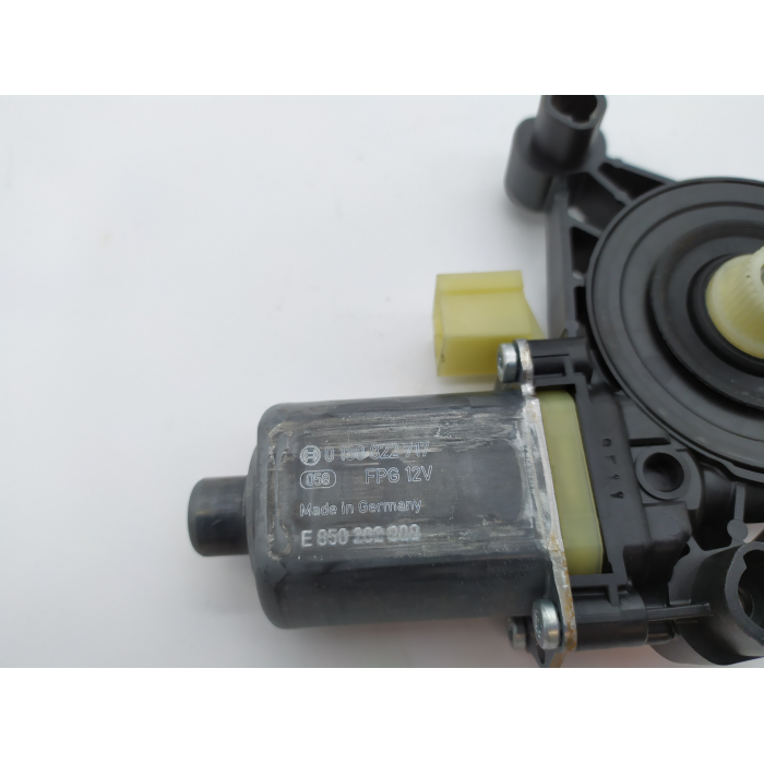 5Q0959801B MOTORINO ALZAVETRO USATO PORTA ANTERIORE SINISTRO SX VW GOLF VII 7 1.6 TDI (2012\2019)