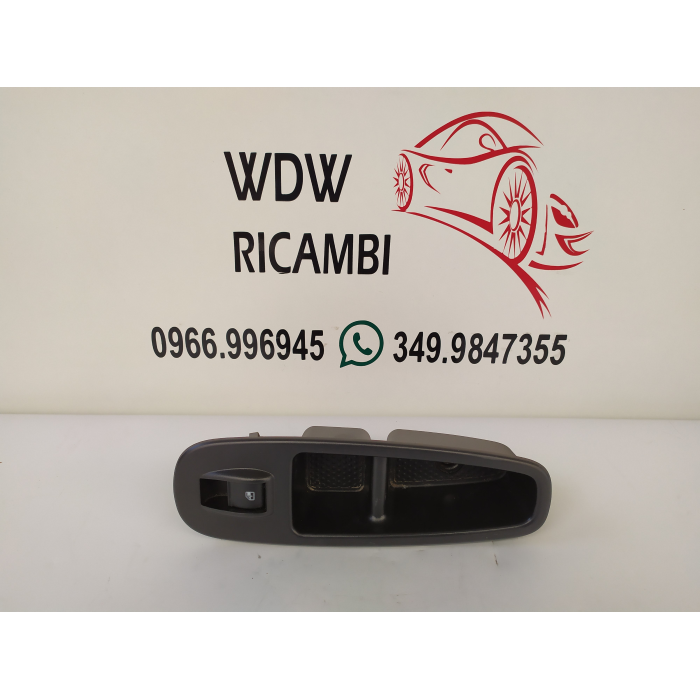 735521260 PULSANTIERA ALZAVETRO PORTA ANTERIORE DESTRO DX USATO FIAT 500L 1.3 MTJ (DAL 2012 IN POI >) 