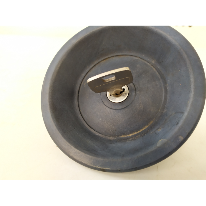 TAPPO CON CHIAVE CARBURANTE BENZINA USATO PEUGEOT 106 1.0 (1991\1996) 1996