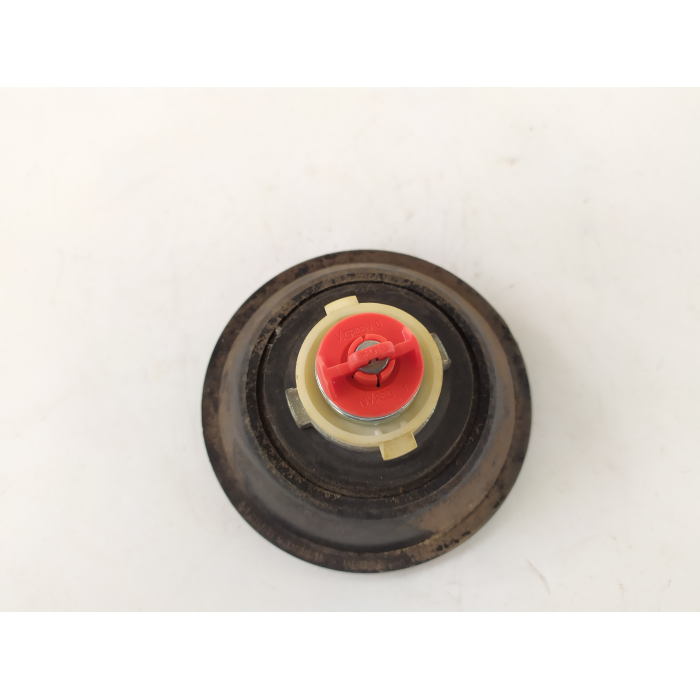 TAPPO CON CHIAVE CARBURANTE BENZINA USATO PEUGEOT 106 1.0 (1991\1996) 1996