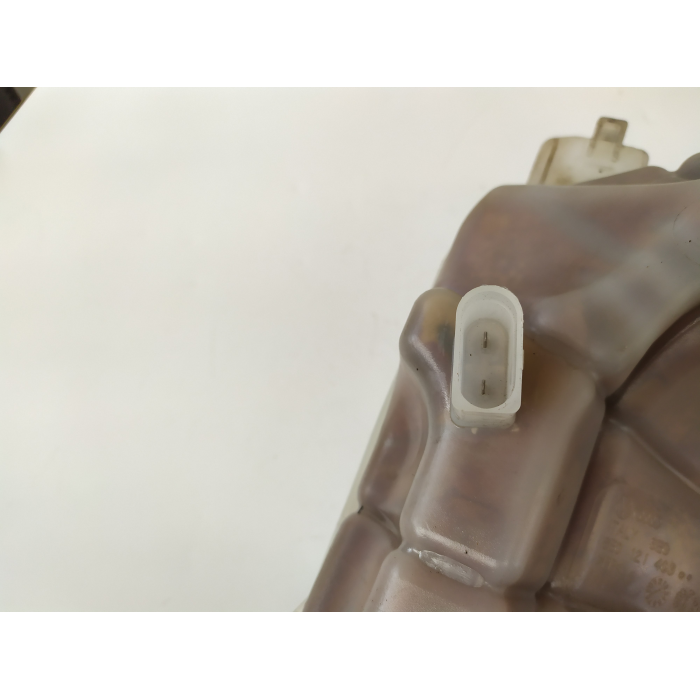 8E0121403 VASCHETTA CONTENITORE ACQUA LIQUIDO USATO AUDI A4 (B7) AVANT 2.0 TDI (2004\2009) 2007