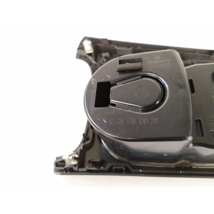A1766800210 RIVESTIMENTO PORTABEVANDE USATO MERCEDES CLASSE A W176 3° (2012\2018)