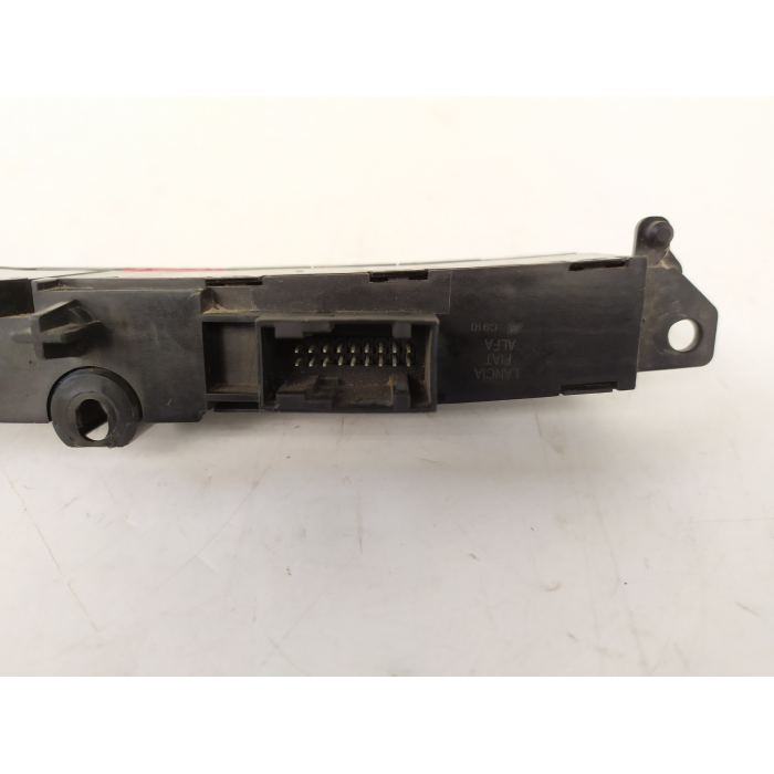 735571360 PULSANTIERA COMANDI CENTRALE USATO FIAT 500L 1.3 MTJ (DAL 2012 IN POI >) 