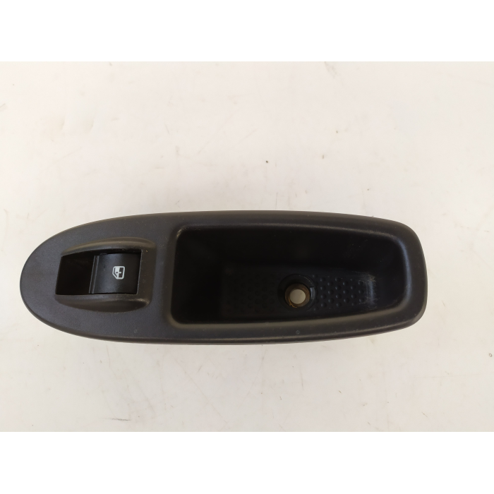 7355551570 PULSANTE INTERRUTTORE PORTA POSTERIORE SINISTRO SX USATO FIAT 500L 1.3 MTJ (DAL 2012 IN POI >) 