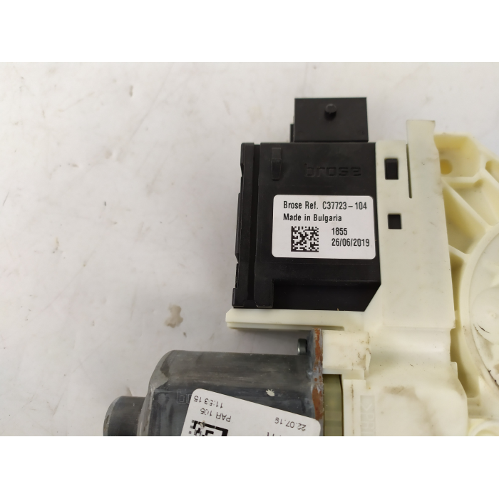 C44131-104 MOTORINO ALZAVETRO ANTERIORE DESTRO DX USATO JEEP RENEGADE (BU) 1.6 CRD (DAL 2014 IN POI >)