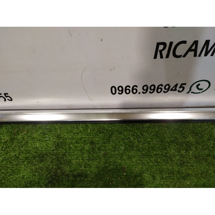 RASCHIAVETRO CROMATO PORTA POSTERIORE SINISTRO SX USATO MERCEDES CLASSE E (W213) E220D (DAL 2016 IN POI >) 2019