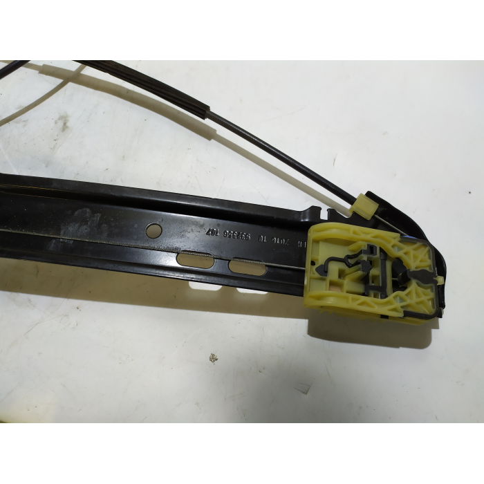 BJ3223201AG ALZAVETRO ELETTRICO USATO PORTA ANTERIORE SINISTRO SX RANGE ROVER LAND ROVER EVOQUE L538 1° (2011\2018) 2016