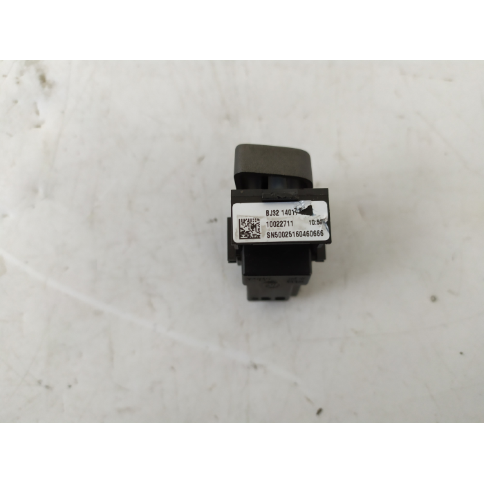 BJ3214017 PULSANTE INTERRUTTORE COMANDO CHIUSURA APERTURA PORTE USATO RANGE ROVER LAND ROVER EVOQUE L538 1° (2011\2018) 2016