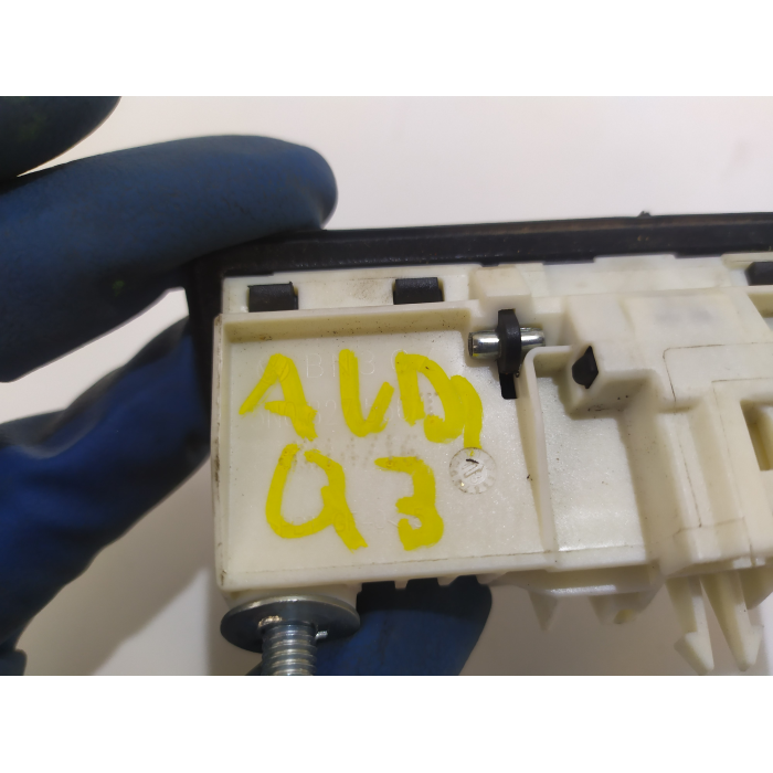 5N0827566T PULSANTE APERTURA PORTELLONE POSTERIORE POST USATO AUDI Q3 8U 2.0 TDI (2011\2018) 