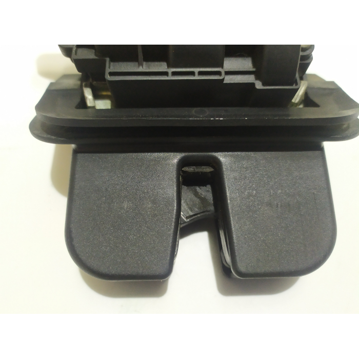 8P4827520B SERRATURA CHIUSURA PORTELLONE POSTERIORE POST USATO AUDI A3 8P 1.9 (2008 / 2013) 2009 