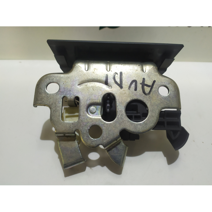 8P4827520B SERRATURA CHIUSURA PORTELLONE POSTERIORE POST USATO AUDI A3 8P 1.9 (2008 / 2013) 2009 