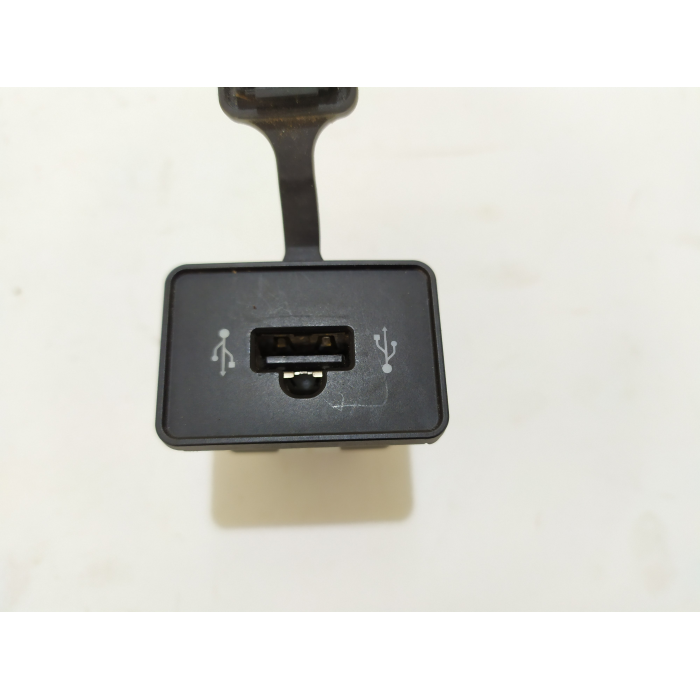 735429751 ATTACCO PRESA PORTA USB USATO FIAT GRANDE PUNTO 1.3 75CV (2005\2011) 2007
