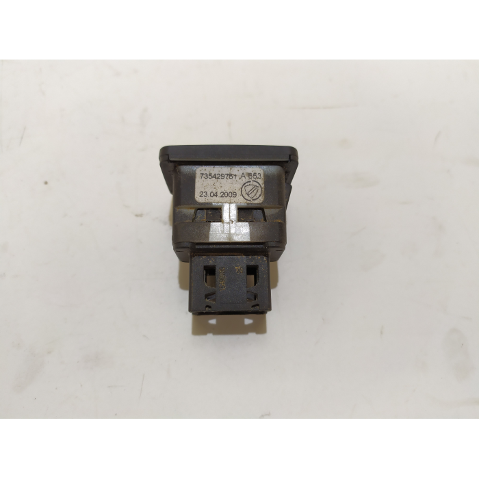 735429751 ATTACCO PRESA PORTA USB USATO FIAT GRANDE PUNTO 1.3 75CV (2005\2011) 2007