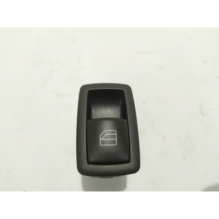 A2518200510 PULSANTE ALZAVETRO POSTERIORE DESTRO \ SINISTRO USATO MERCEDES CLASSE A (W169) A180