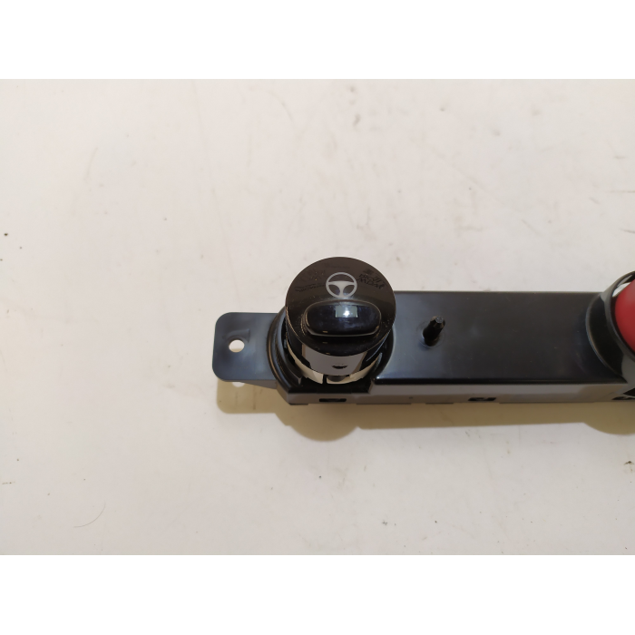 PULSANTE PULSANTIERA CENTRALE LUCE DI EMERGENZA USATO FIAT 500 (312) 1.3 RESTYLING 2017