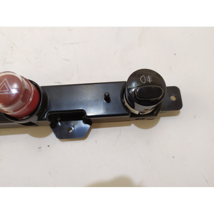 PULSANTE PULSANTIERA CENTRALE LUCE DI EMERGENZA USATO FIAT 500 (312) 1.3 RESTYLING 2017