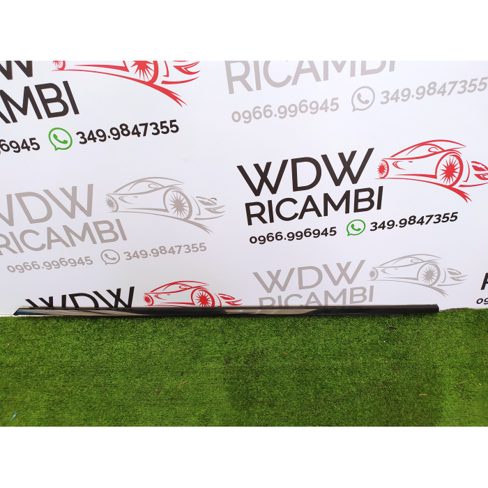 80A853283 RASCHIAVETRO NERO PORTA ANTERIORE SINISTRO SX USATO AUDI Q5 (FY) RESTYLING ANNO 2020