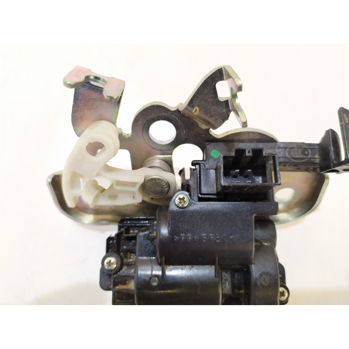 8R0827505A SERRATURA CHIUSURA PORTELLONE POSTERIORE POST USATO SKODA FABIA (NJ) 3° (2014\2021)